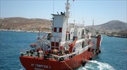 Συνεχίζεται η προσπάθεια αποκόλλησης του δεξαμενόπλοιου στην Άνδρο