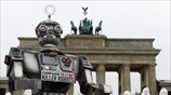 We are (not) the robots