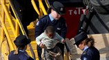 Στη Βαλέτα το δεξαμενόπλοιο που είχαν καταλάβει μετανάστες