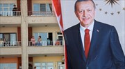 Reuters: Το αποτέλεσμα των εκλογών θα σπρώξει τον Ερντογάν σε λάθος κινήσεις στην οικονομία