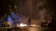 Εξάρχεια: Μπαράζ επιθέσεων σε αστυνομικούς, ένας τραυματίας