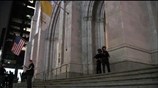 Νέα Υόρκη: Συνελήφθη ύποπτος με δοχεία βενζίνης έξω από Καθεδρικό ναό