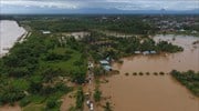 Ινδονησία: Τουλάχιστον 17 νεκροί, χιλιάδες εκτοπισμένοι από τις σαρωτικές πλημμύρες