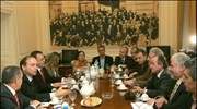 Γέφυρα στα συνδικάτα ρίχνει η κυβέρνηση