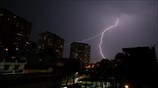 Στα δύο ο ουρανός