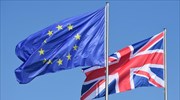 Αυξημένες πιθανότητες ενός Brexit χωρίς συμφωνία διακρίνουν οι επενδυτικοί οίκοι