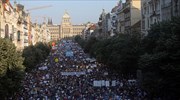 Τσεχία: Χιλιάδες στους δρόμους για να παραιτηθεί ο πρωθυπουργός