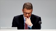 FT: Η Deutsche Bank ετοιμάζει bad bank για ενεργητικό 50 δισ. ευρώ