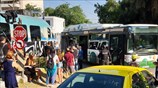 Σύγκρουση συρμού του Προαστιακού με λεωφορείο στη Λιοσίων
