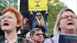 Λονδίνο: Κρίσιμες αποφάσεις για εκτρώσεις και γκέι γάμους στη Βόρεια Ιρλανδία