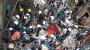 Ινδία: Τουλάχιστον 40 εγκλωβισμένοι στα ερείπια κτηρίου που κατέρρευσε