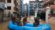 Περισσότεροι από 100 νεκροί από τις πλημμύρες στη νότια Ασία