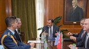 Εθιμοτυπική συνάντηση του υπουργού Άμυνας με τον Τούρκο πρέσβη