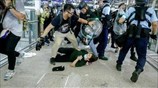 Χονγκ Κονγκ: Χαοτικές σκηνές στο αεροδρόμιο