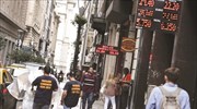 Οι οίκοι Fitch και S&P υποβάθμισαν την αξιολόγηση της πιστοληπτικής ικανότητας της Αργεντινής