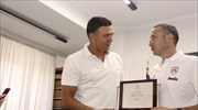 Ο υπουργός Υγείας τίμησε τον Ντέιβιντ Μπλάτ