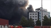 Γαλλία: Κίνδυνος μόλυνσης του Σηκουάνα λόγω της πυρκαγιάς στο εργοστάσιο χημικών