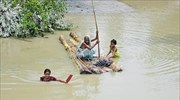 Ινδία: Περισσότεροι από 100 νεκροί από τις πλημμύρες
