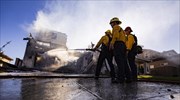 Καλιφόρνια: Κόλαση φωτιάς, χωρίς ρεύμα 2 εκατ. άνθρωποι, σε κατάσταση εκτάκτου ανάγκης το Λος Άντζελες