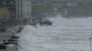 Γαλλία-καταιγίδα Αμελί: Ριπές ανέμου 163 χλμ, 140.000 νοικοκυριά χωρίς ρεύμα