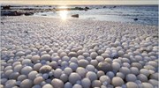 Τα μυστηριώδη «παγωμένα αυγά», που κάλυψαν παραλία της Φινλανδίας