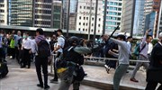Παραλύει το Χονγκ Κονγκ από τις συγκρούσεις διαδηλωτών - αστυνομίας