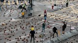 Έξω απο το Πολυτεχνείο του Χονγκ Κονγκ