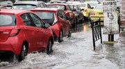 Πειραιάς: Έκλεισαν δρόμοι λόγω συσσώρευσης υδάτων - Διακοπή κυκλοφορίας σε τμήμα της Πειραιώς