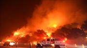 ΗΠΑ: Πυρκαγιά απειλεί σπίτια στη Σάντα Μπάρμπαρα