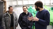 Παρίσι: Επίσκεψη του Αλέξη Τσίπρα σε πρωτότυπο συνεργατικό σούπερ μάρκετ