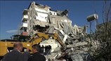 Αλβανία: Αγωνιώδης αναζήτηση για επιζώντες