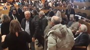 Θεσσαλονίκη: Ένταση, διακοπές και καταγγελίες στο δημοτικό συμβούλιο για τον ΟΑΣΘ