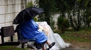 Θερμαινόμενες αίθουσες για τους άστεγους σε Αθήνα και Πειραιά