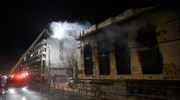 Πυρκαγιά σε κτήριο στον Πειραιά με θύμα ένα παιδί τριών ετών