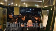 Χίος: Στον εισαγγελέα οι δύο συλληφθέντες στα επεισόδια στο δημαρχείο