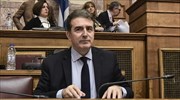 Βουλή: Υψηλοί τόνοι από Χρυσοχοΐδη-Ραγκούση για την αστυνομική επιχείρηση στο Κουκάκι