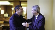 Οι προοπτικές της ελληνικής οικονομίας στο επίκεντρο της συνάντησης Τσίπρα-Τζεντιλόνι