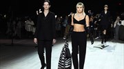 Η Miley Cyrus στην επίδειξη μόδας του Marc Jacobs