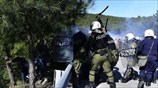 Λέσβος: Νέα επεισόδια στην Καράβα - Γενική απεργία την Τετάρτη