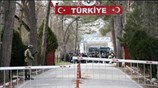 Καστανιές: Διεκόπη η λειτουργία του τελωνείου λόγω της συγκέντρωσης μεταναστών στην τουρκική πλευρά