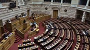 Κόντρα στη Βουλή για το μεταναστευτικό