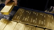 Oι επενδυτές αναζητούν τη λάμψη του χρυσού