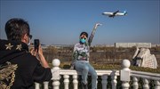 Tα «εισαγώμενα» κρούσματα ανησυχούν την Κίνα