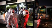 Καθημερινή απολύμανση σε 750 στάσεις λεωφορείων και τρόλεϊ από τον δήμο Αθηναίων
