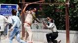 Κοινωνική αποστασιοποίηση και αστυνομική βία