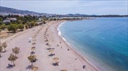 Ανοίγουν το Σαββατοκύριακο οι οργανωμένες παραλίες - Οι κανόνες λειτουργίας