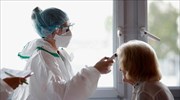 Covid-19: Ξεπέρασαν το φράγμα των 300.000 οι θάνατοι