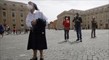 Ιταλία: Άνοιξαν καταστήματα και εκκλησίες
