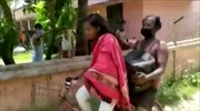 Ινδία: «Ήμουν αποφασισμένη», λέει η 15χρονη που μετέφερε τον πατέρα της με ποδήλατο για εκατοντάδες χιλιόμετρα