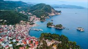 Βόλτα σε πανέμορφες παραθαλάσσιες τοποθεσίες στην Ελλάδα